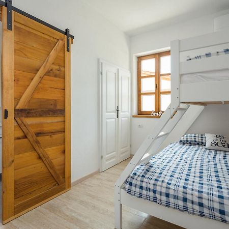 Villa Cirka In Central Istria For 14 Persons With Pool Heating & Pool Table Svetvincenat Bagian luar foto
