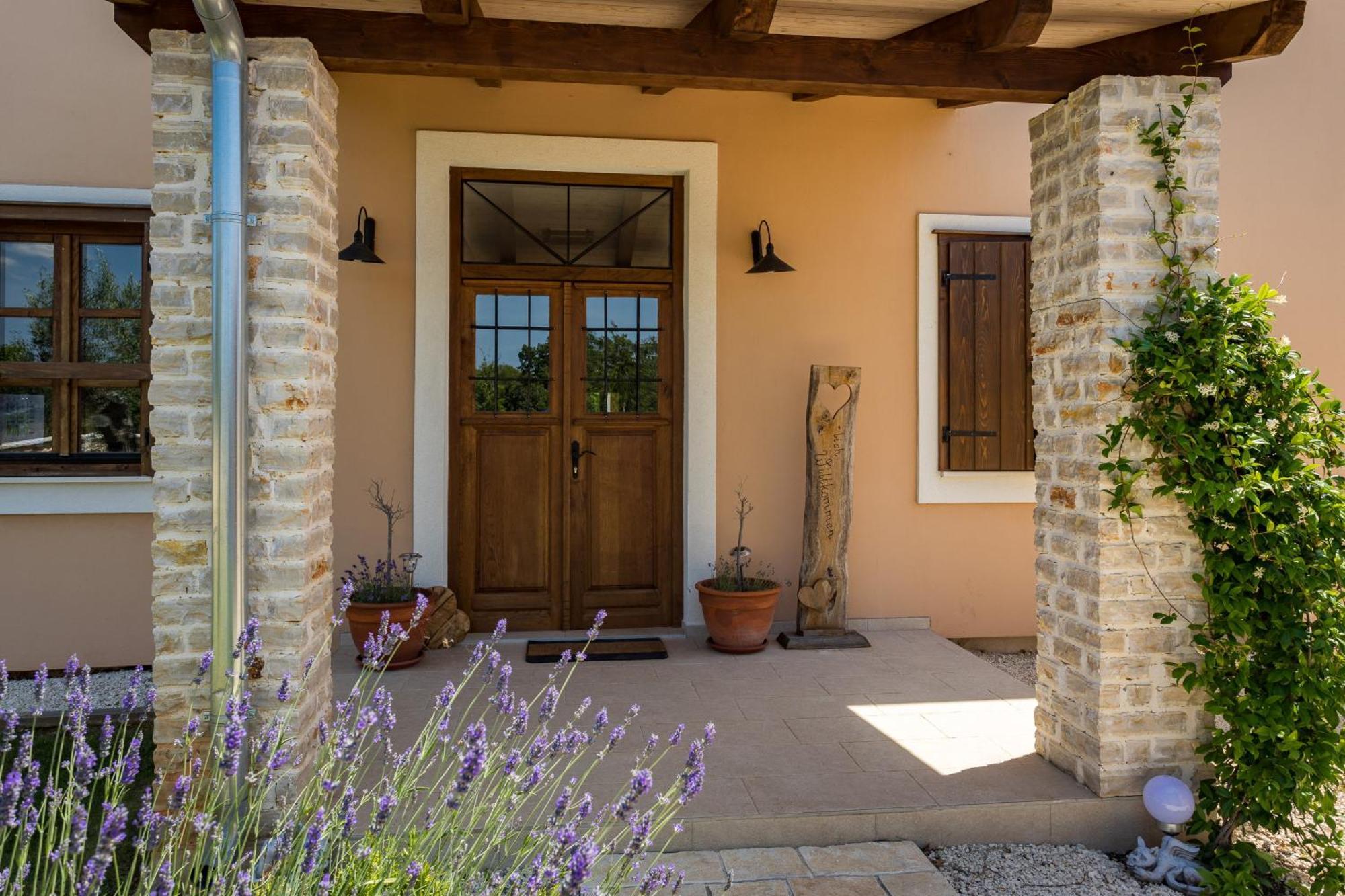 Villa Cirka In Central Istria For 14 Persons With Pool Heating & Pool Table Svetvincenat Bagian luar foto