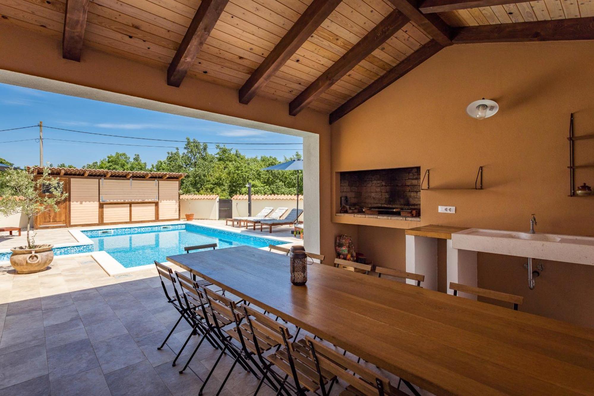 Villa Cirka In Central Istria For 14 Persons With Pool Heating & Pool Table Svetvincenat Bagian luar foto