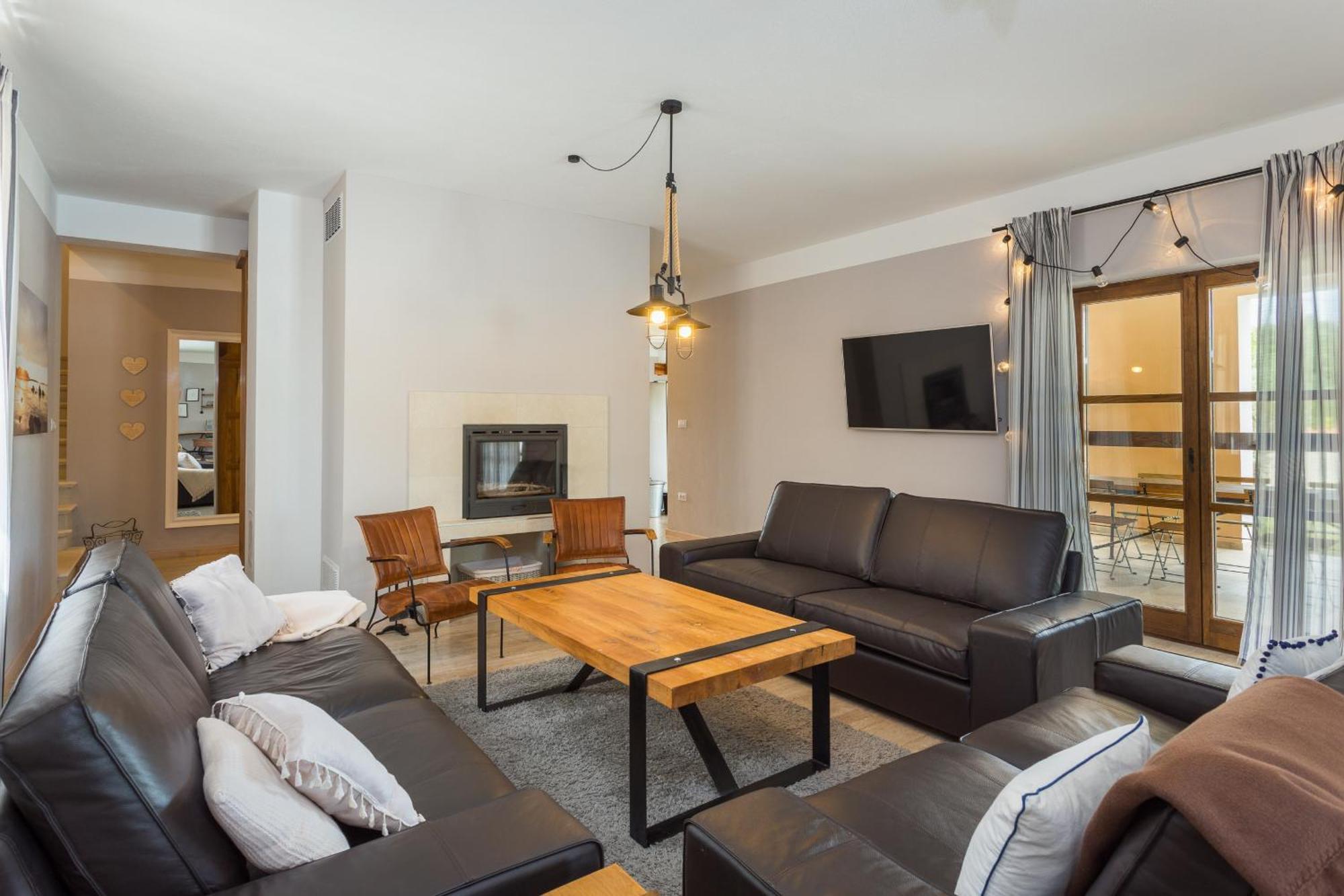 Villa Cirka In Central Istria For 14 Persons With Pool Heating & Pool Table Svetvincenat Bagian luar foto