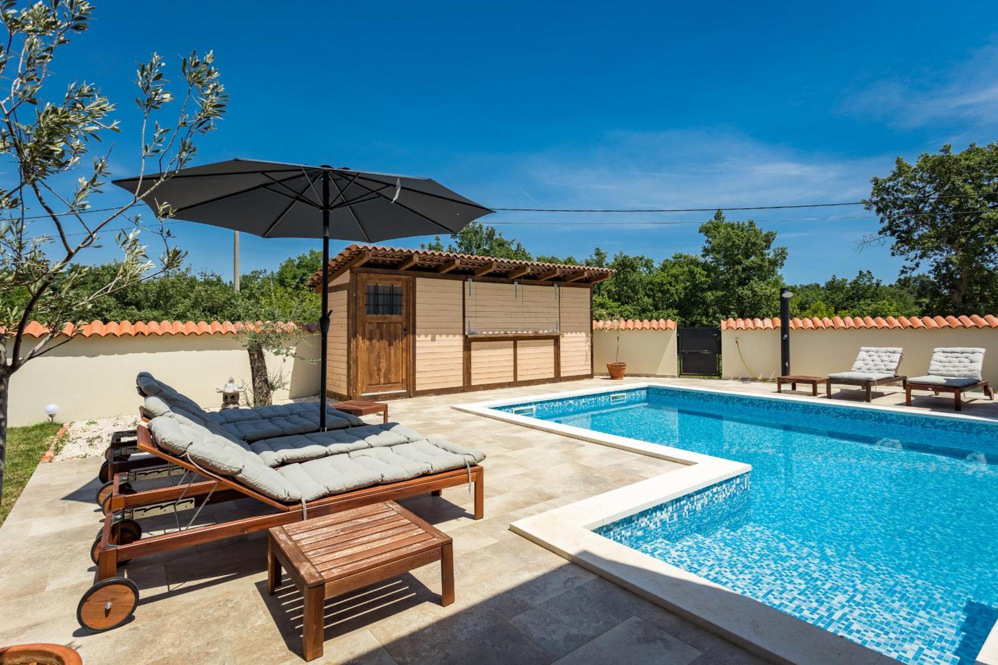 Villa Cirka In Central Istria For 14 Persons With Pool Heating & Pool Table Svetvincenat Bagian luar foto